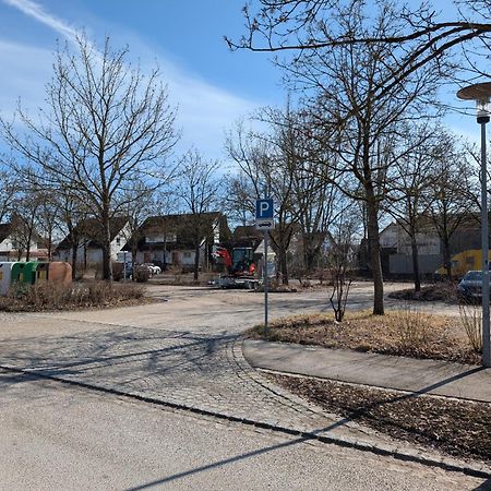 Hotel-Gasthof Zur Rose Weissenhorn Bagian luar foto