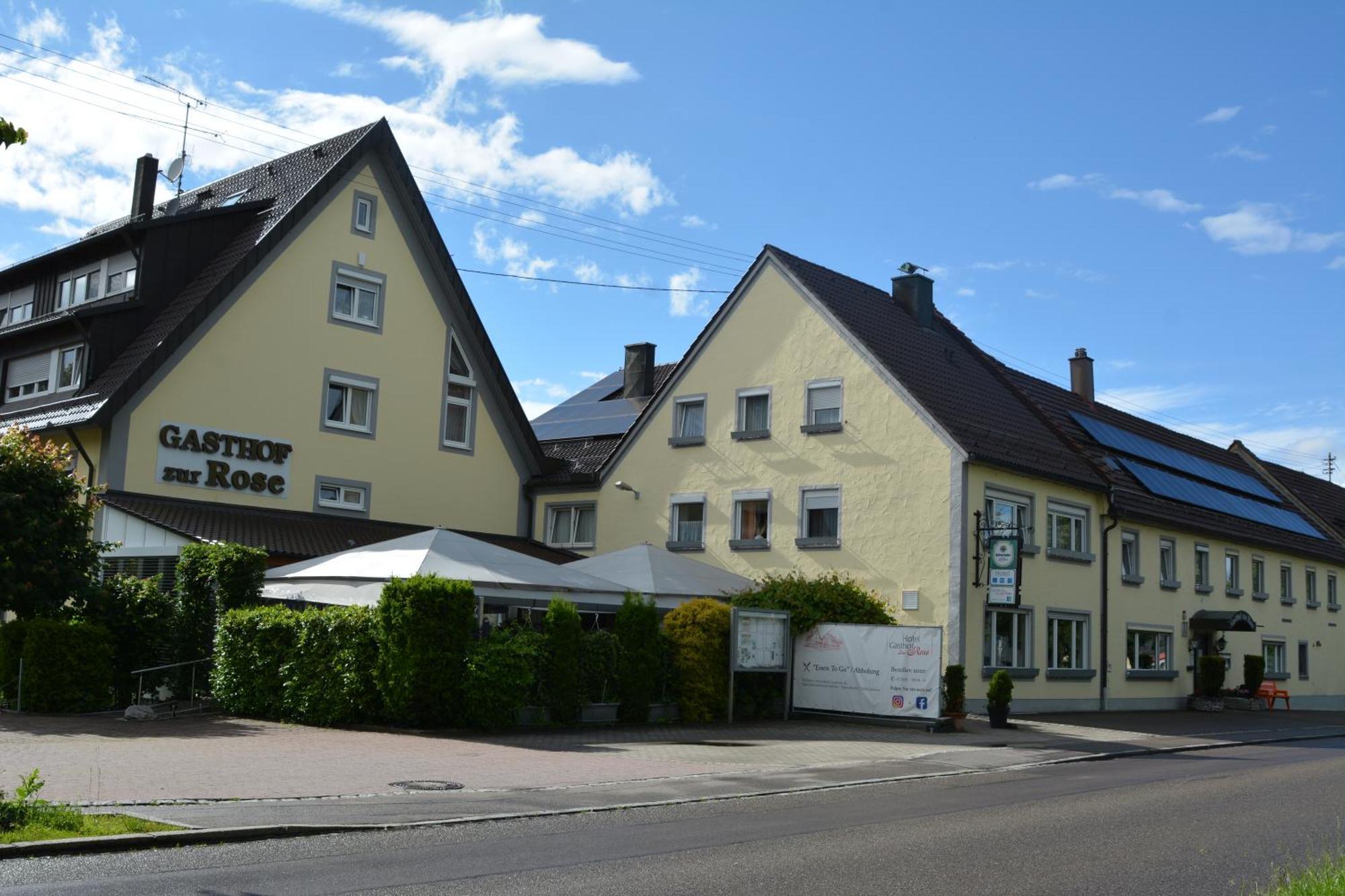 Hotel-Gasthof Zur Rose Weissenhorn Bagian luar foto