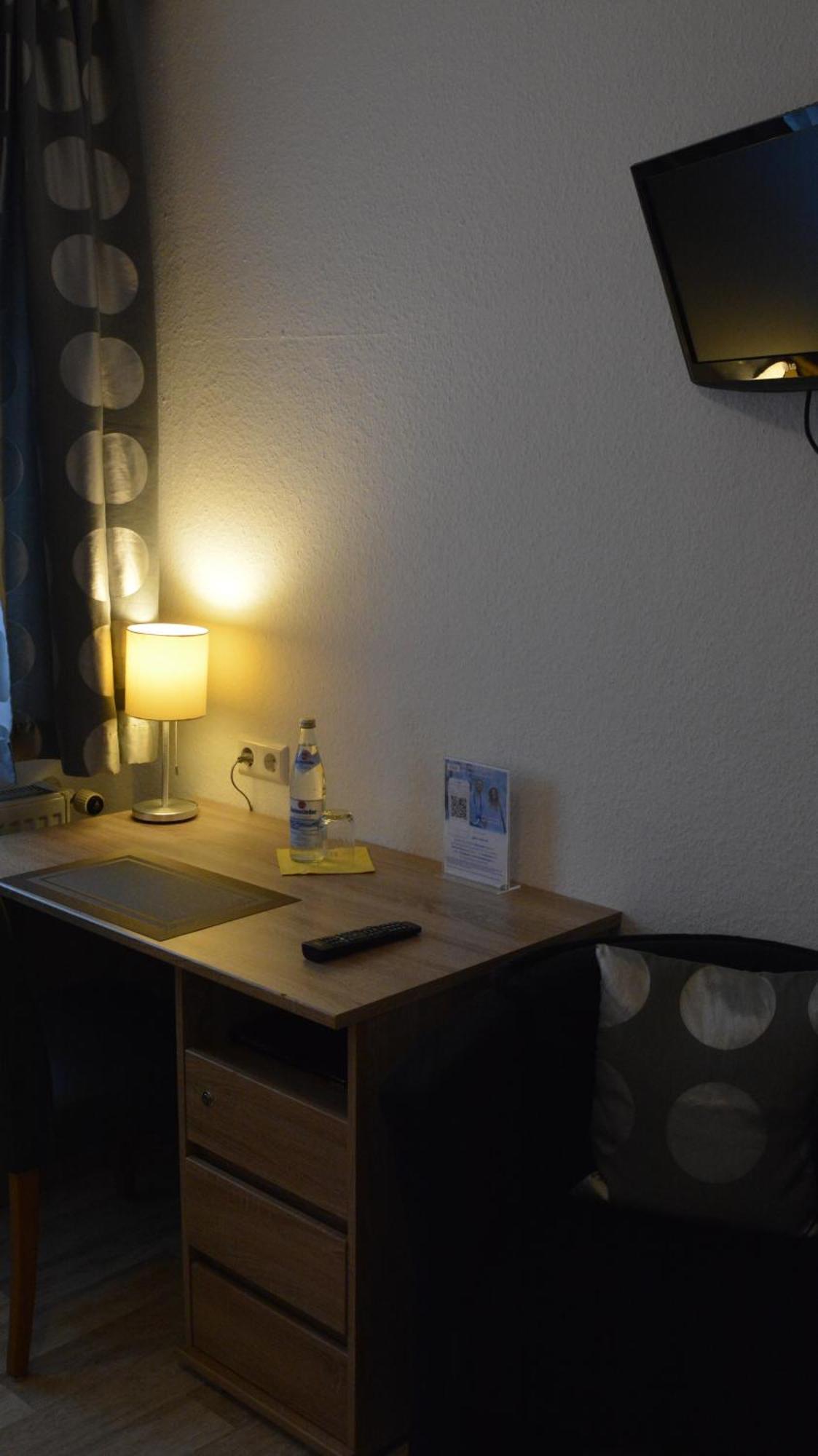 Hotel-Gasthof Zur Rose Weissenhorn Ruang foto