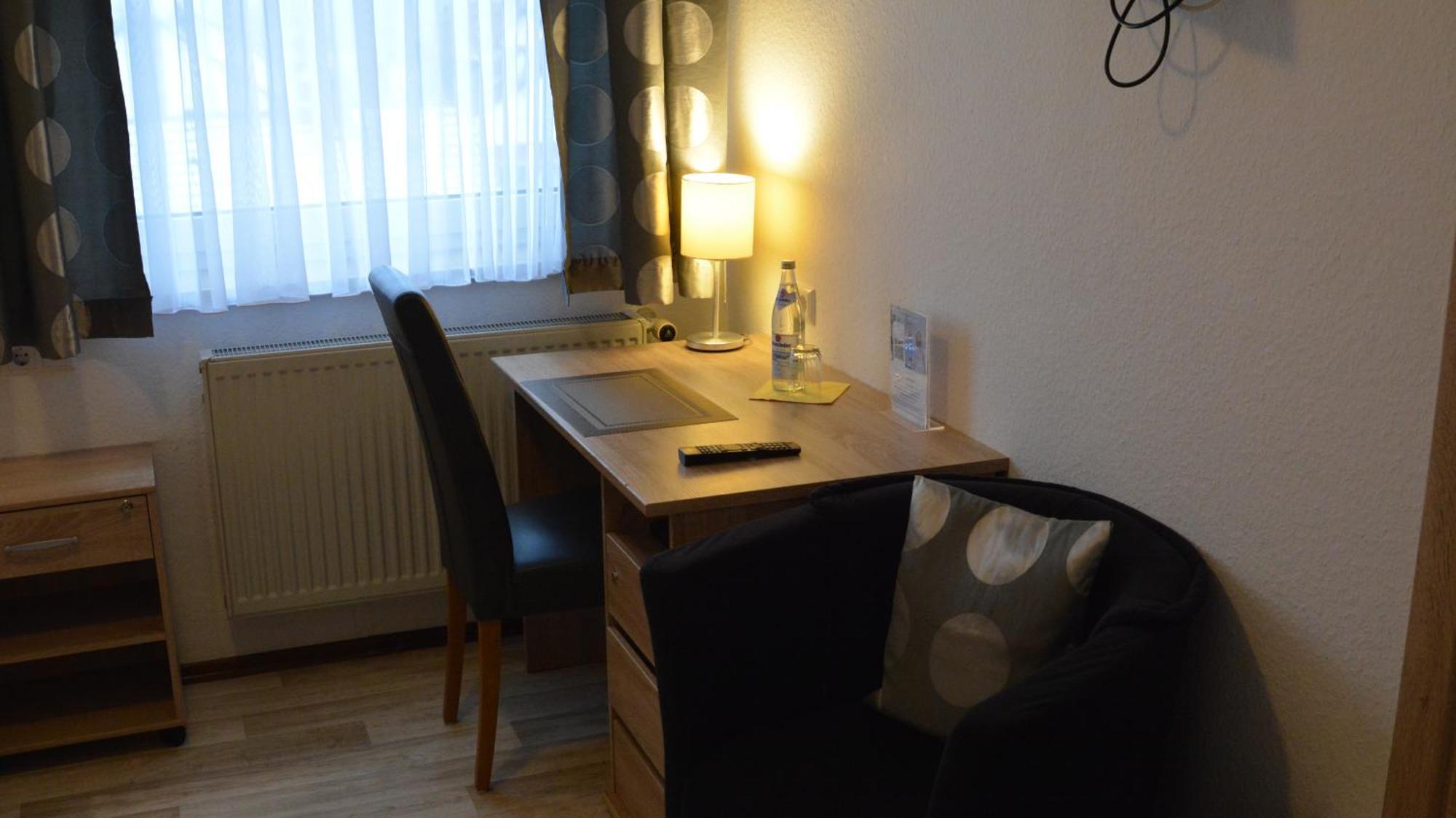 Hotel-Gasthof Zur Rose Weissenhorn Ruang foto