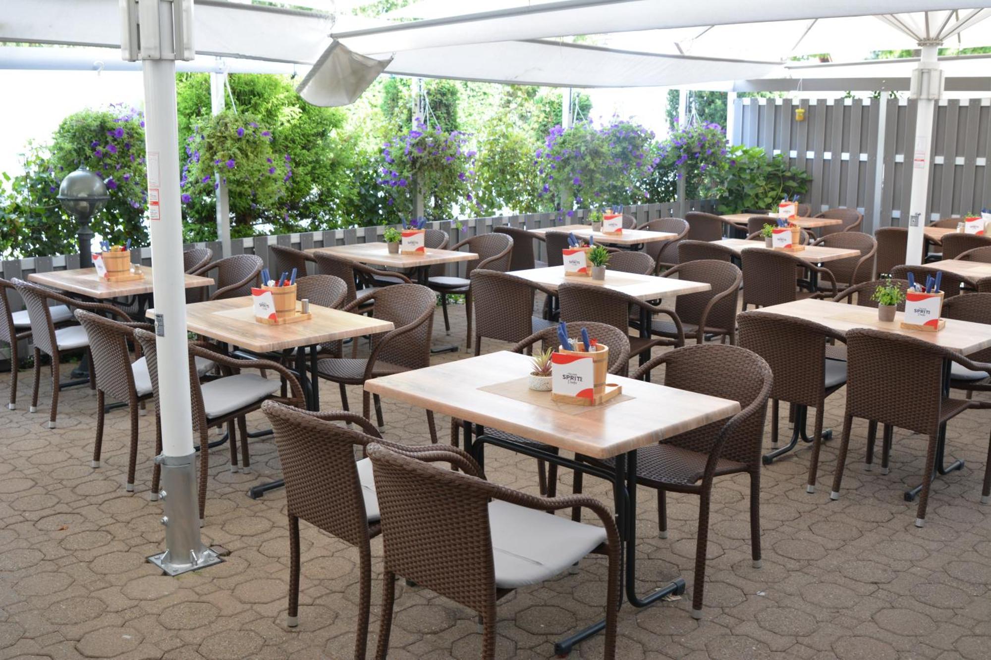 Hotel-Gasthof Zur Rose Weissenhorn Bagian luar foto
