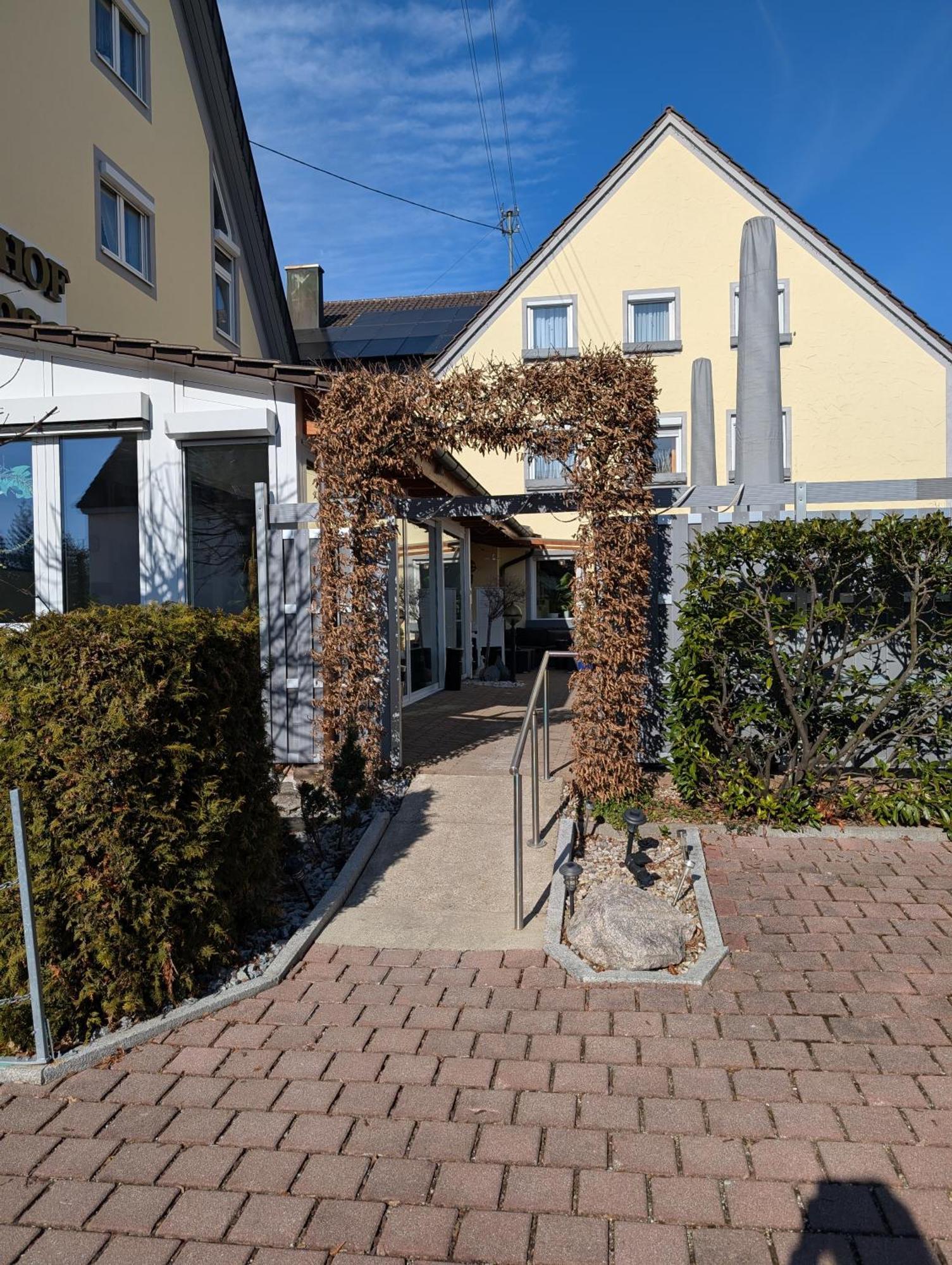 Hotel-Gasthof Zur Rose Weissenhorn Bagian luar foto